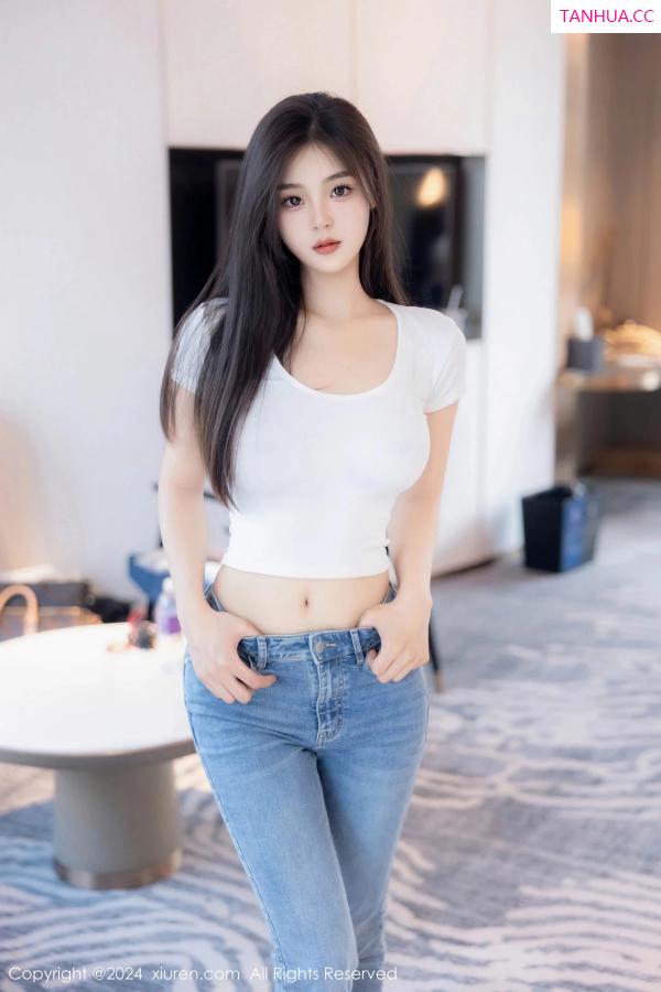   [XiuRen]高清写真图 2024.04.29 No.8467 周周不吃香菜 新人牛仔裤第67张图片
